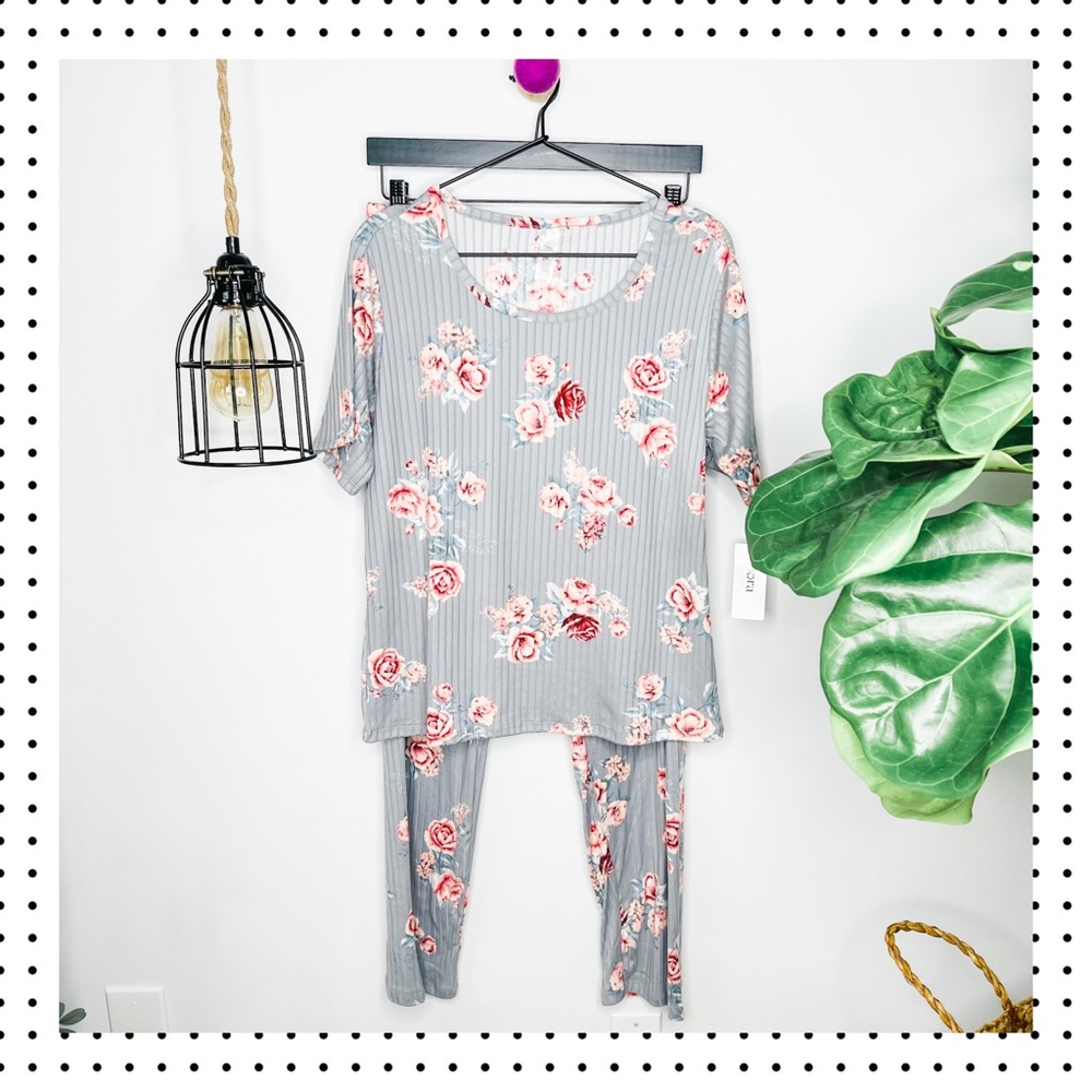 NWT Flora Nikrooz - Floral Pajama Set L